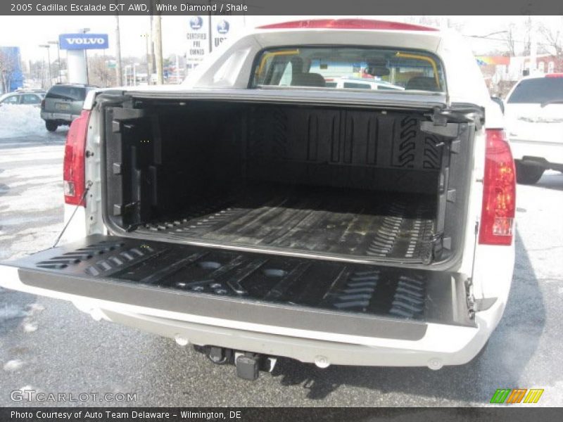 White Diamond / Shale 2005 Cadillac Escalade EXT AWD