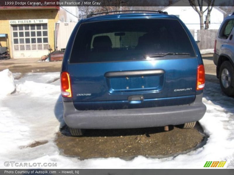 Patriot Blue Pearlcoat / Mist Gray 1999 Dodge Caravan