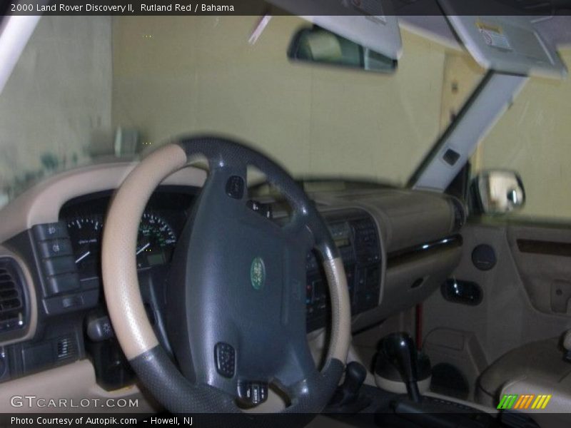 Rutland Red / Bahama 2000 Land Rover Discovery II