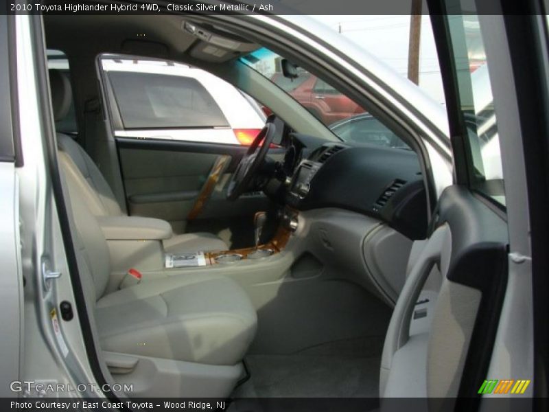 Classic Silver Metallic / Ash 2010 Toyota Highlander Hybrid 4WD