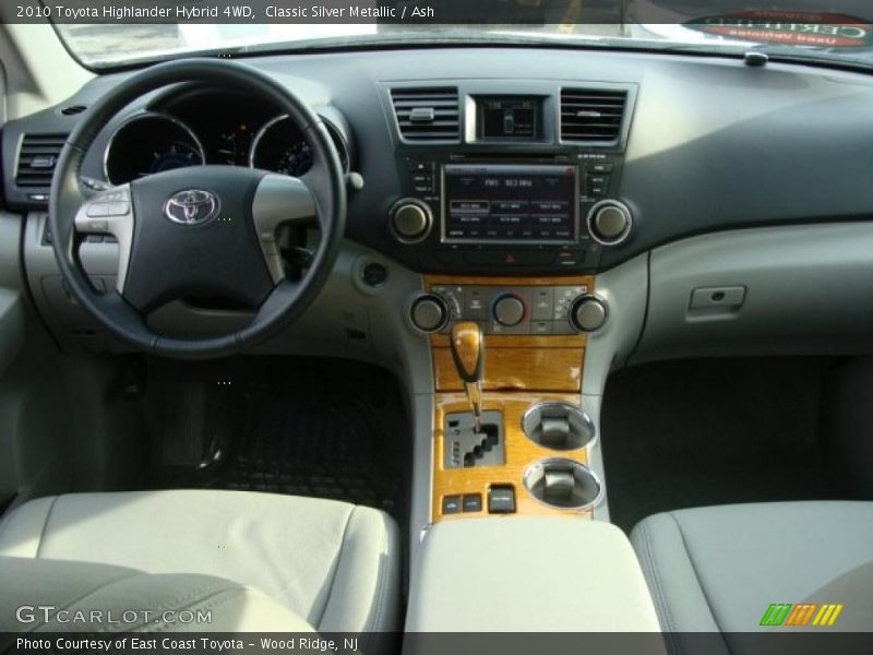 Dashboard of 2010 Highlander Hybrid 4WD