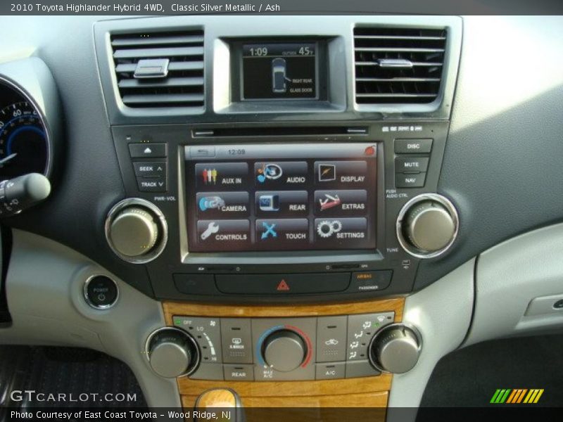 Controls of 2010 Highlander Hybrid 4WD
