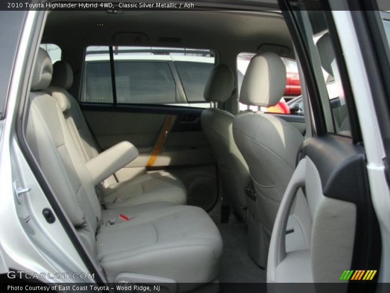 Classic Silver Metallic / Ash 2010 Toyota Highlander Hybrid 4WD