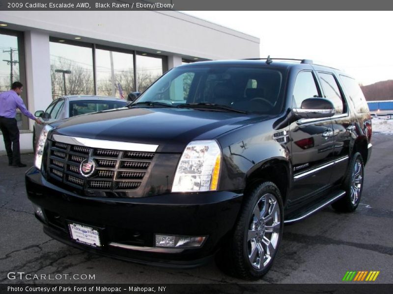 Front 3/4 View of 2009 Escalade AWD