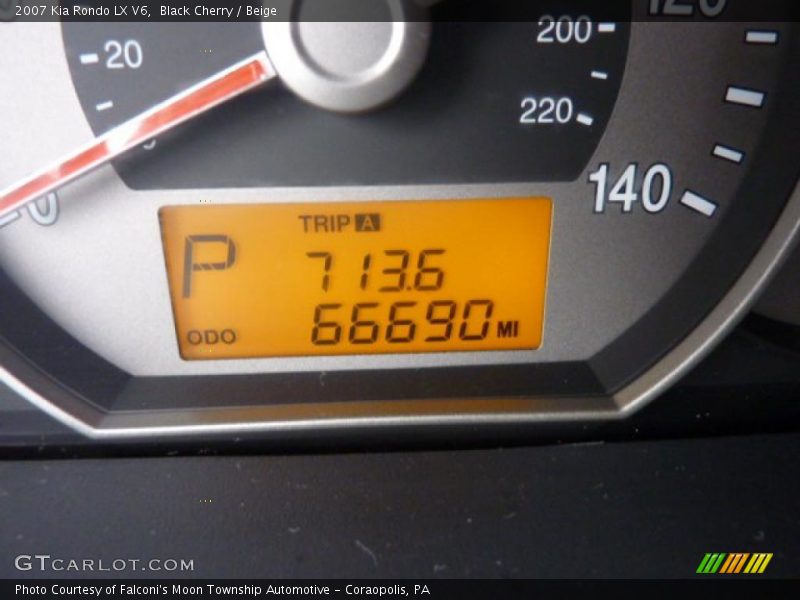 Black Cherry / Beige 2007 Kia Rondo LX V6