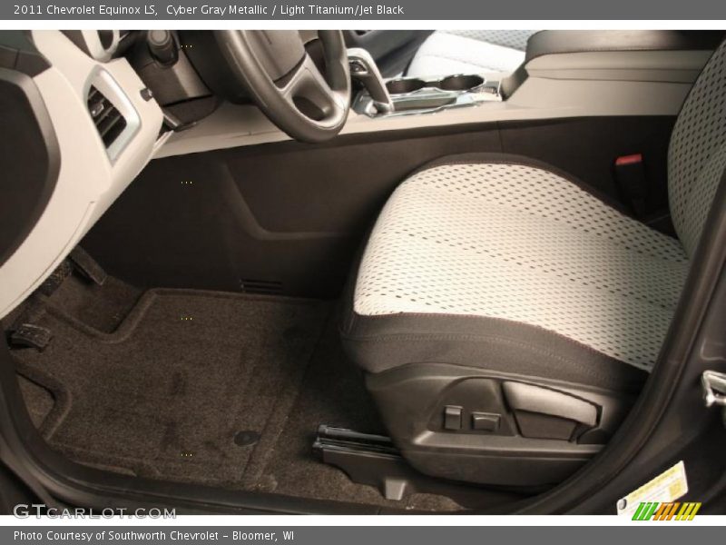Cyber Gray Metallic / Light Titanium/Jet Black 2011 Chevrolet Equinox LS