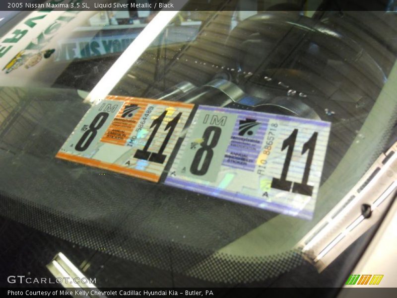 Liquid Silver Metallic / Black 2005 Nissan Maxima 3.5 SL