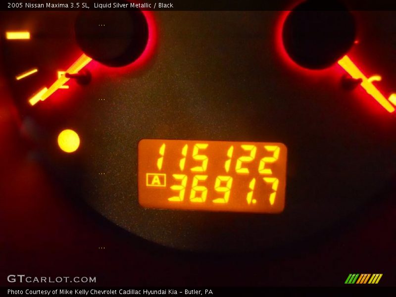 Liquid Silver Metallic / Black 2005 Nissan Maxima 3.5 SL