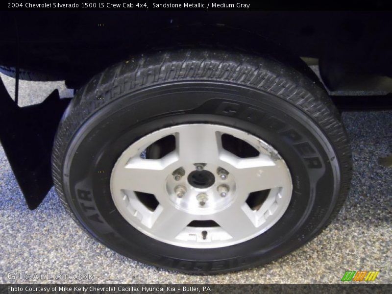 Sandstone Metallic / Medium Gray 2004 Chevrolet Silverado 1500 LS Crew Cab 4x4