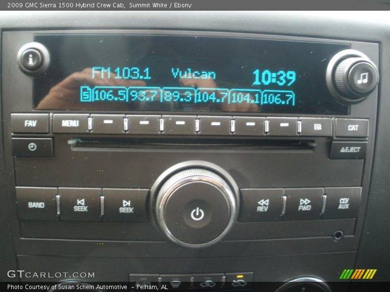 Controls of 2009 Sierra 1500 Hybrid Crew Cab