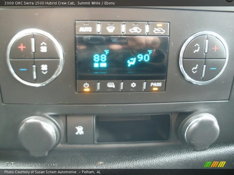 Controls of 2009 Sierra 1500 Hybrid Crew Cab