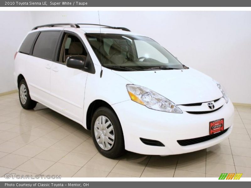 Super White / Taupe 2010 Toyota Sienna LE