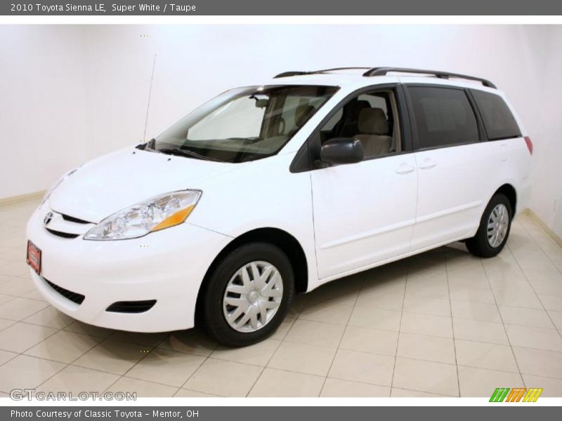Super White / Taupe 2010 Toyota Sienna LE
