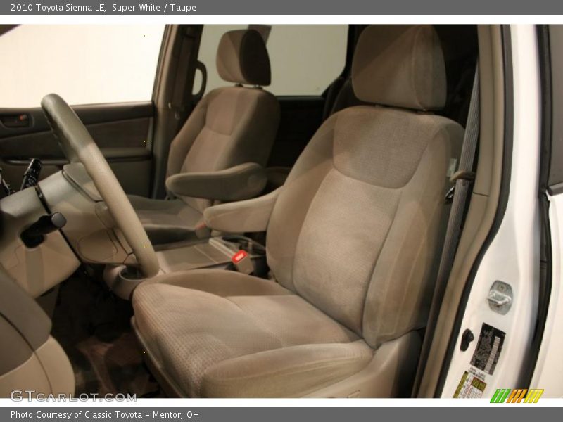 Super White / Taupe 2010 Toyota Sienna LE