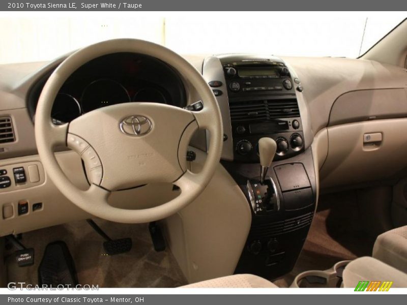 Super White / Taupe 2010 Toyota Sienna LE