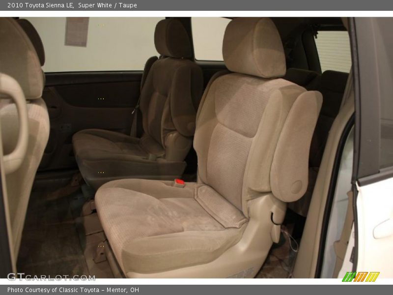 Super White / Taupe 2010 Toyota Sienna LE