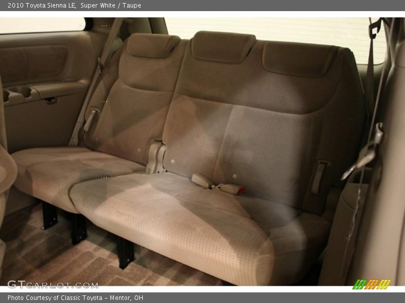 Super White / Taupe 2010 Toyota Sienna LE