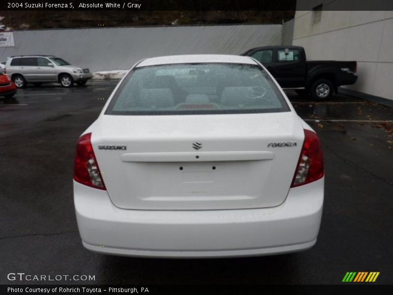 Absolute White / Gray 2004 Suzuki Forenza S