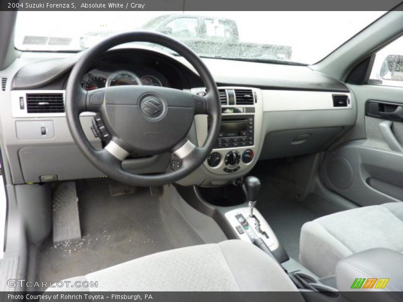Absolute White / Gray 2004 Suzuki Forenza S