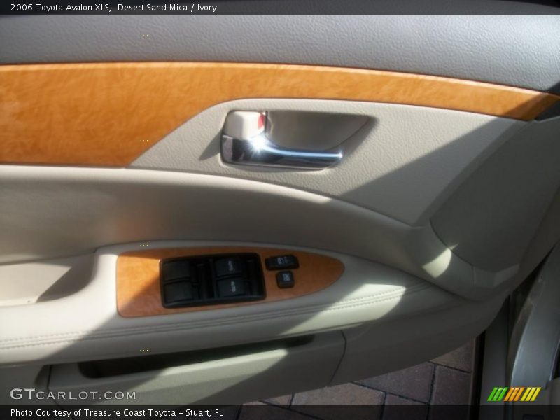 Desert Sand Mica / Ivory 2006 Toyota Avalon XLS
