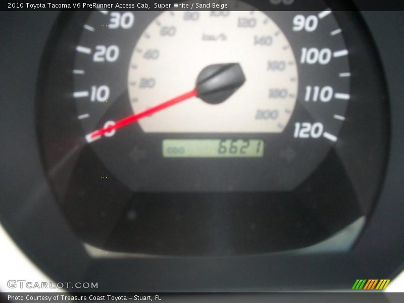 Super White / Sand Beige 2010 Toyota Tacoma V6 PreRunner Access Cab