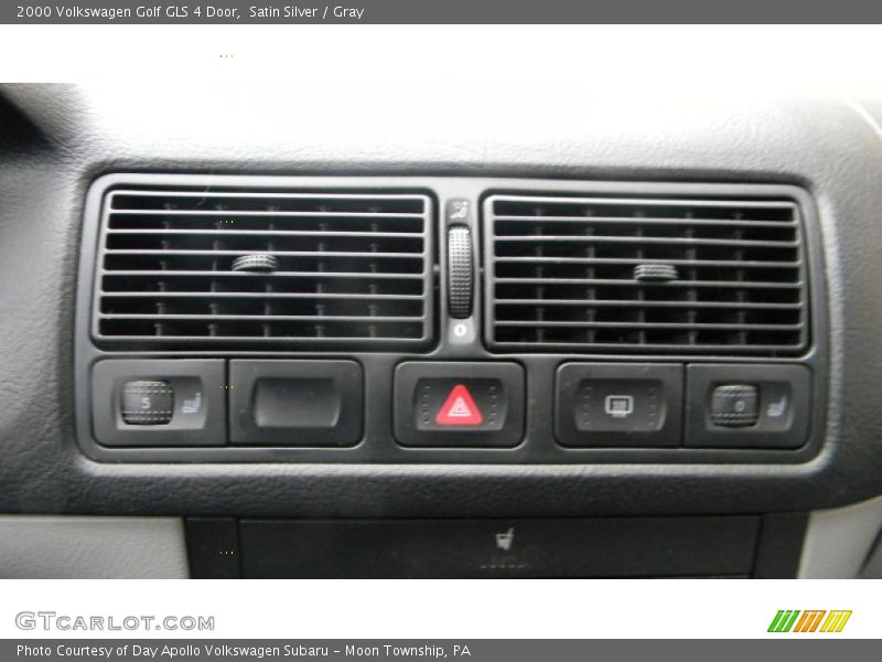 Satin Silver / Gray 2000 Volkswagen Golf GLS 4 Door