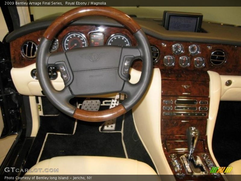 Dashboard of 2009 Arnage Final Series