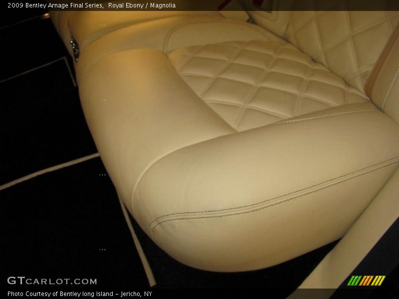  2009 Arnage Final Series Magnolia Interior