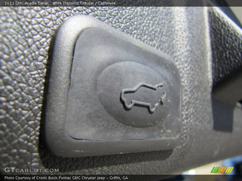 White Diamond Tintcoat / Cashmere 2011 GMC Acadia Denali