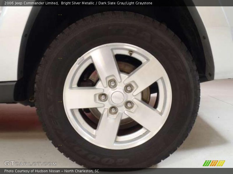 Bright Silver Metallic / Dark Slate Gray/Light Graystone 2006 Jeep Commander Limited