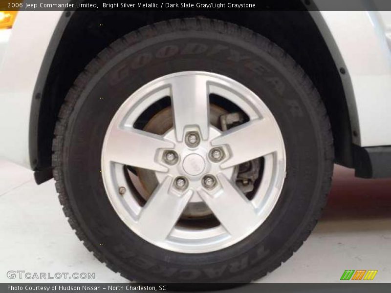 Bright Silver Metallic / Dark Slate Gray/Light Graystone 2006 Jeep Commander Limited