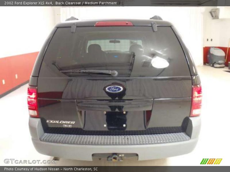 Black Clearcoat / Medium Parchment 2002 Ford Explorer XLS 4x4