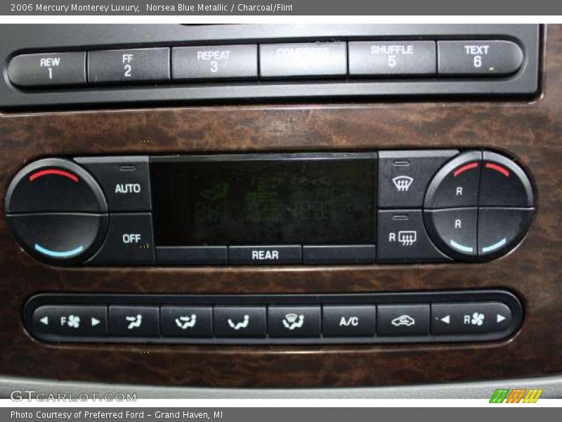 Controls of 2006 Monterey Luxury