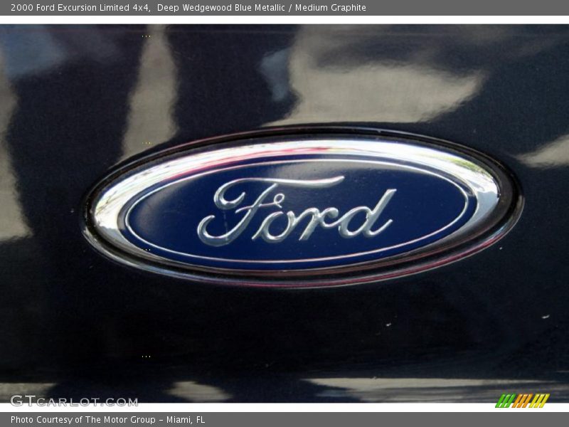  2000 Excursion Limited 4x4 Logo