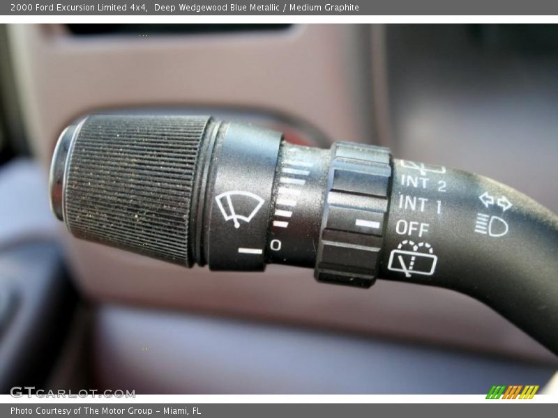 Controls of 2000 Excursion Limited 4x4