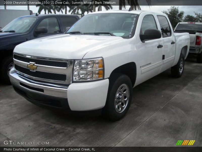 Front 3/4 View of 2009 Silverado 1500 LS Crew Cab