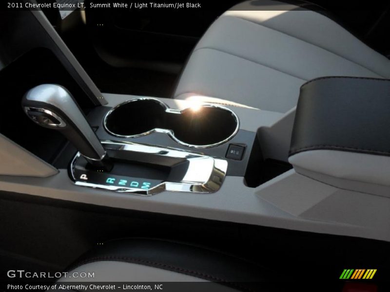 Summit White / Light Titanium/Jet Black 2011 Chevrolet Equinox LT