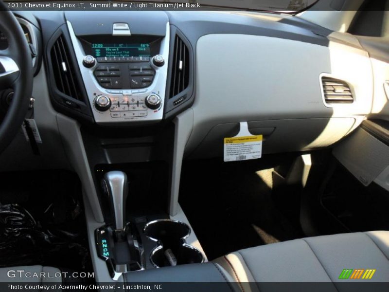 Summit White / Light Titanium/Jet Black 2011 Chevrolet Equinox LT
