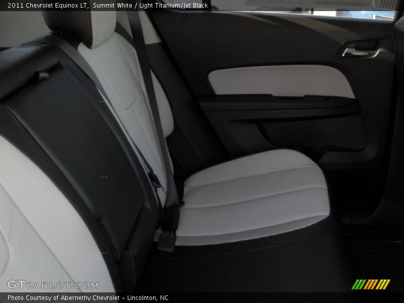 Summit White / Light Titanium/Jet Black 2011 Chevrolet Equinox LT