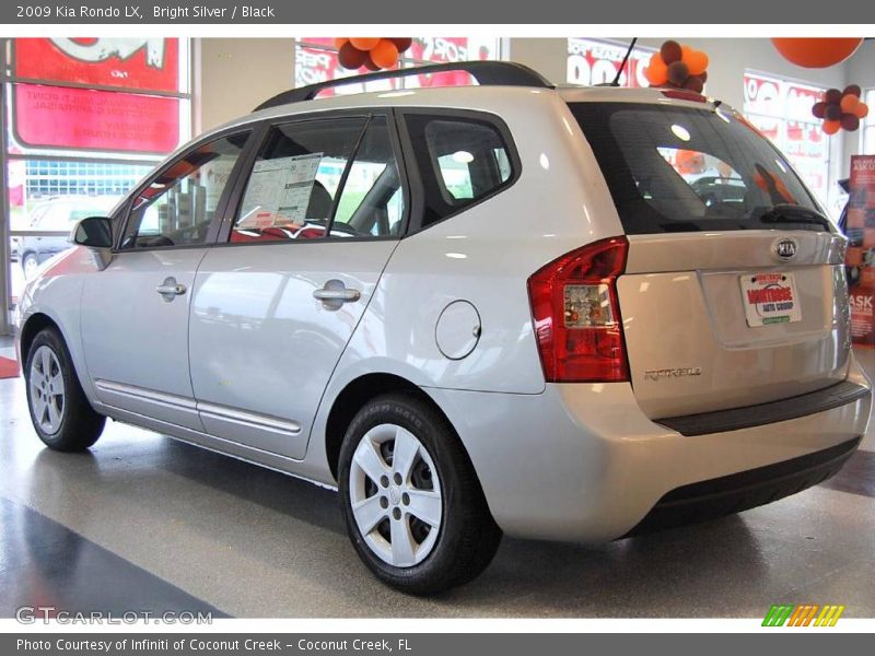 Bright Silver / Black 2009 Kia Rondo LX