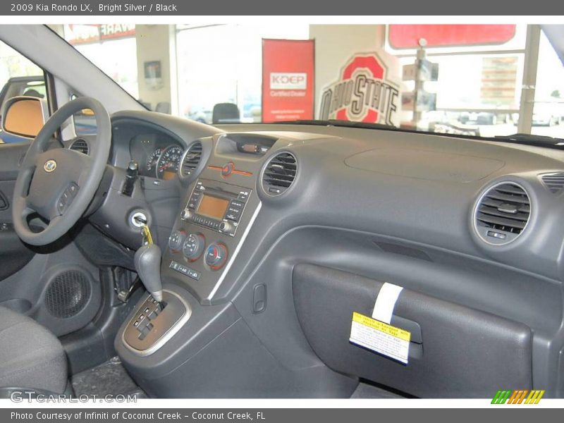 Bright Silver / Black 2009 Kia Rondo LX