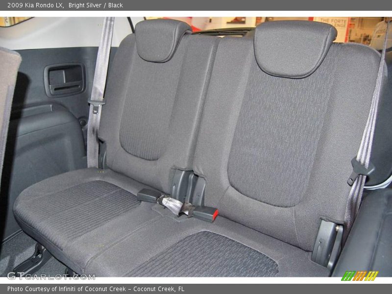 Bright Silver / Black 2009 Kia Rondo LX