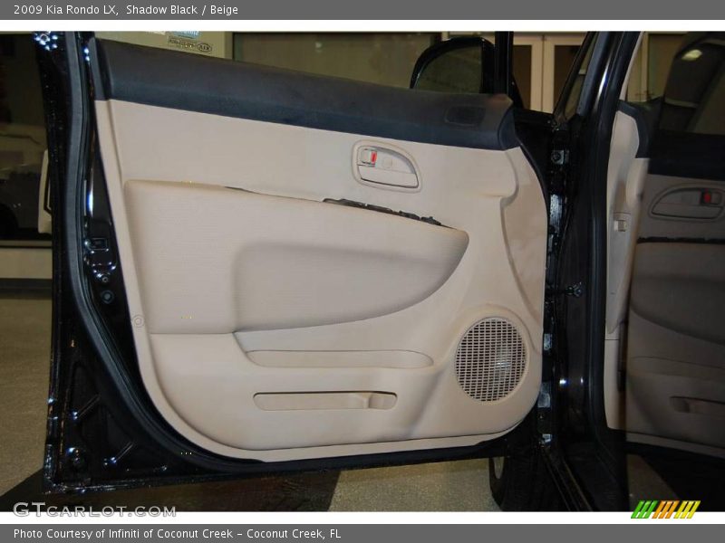 Shadow Black / Beige 2009 Kia Rondo LX