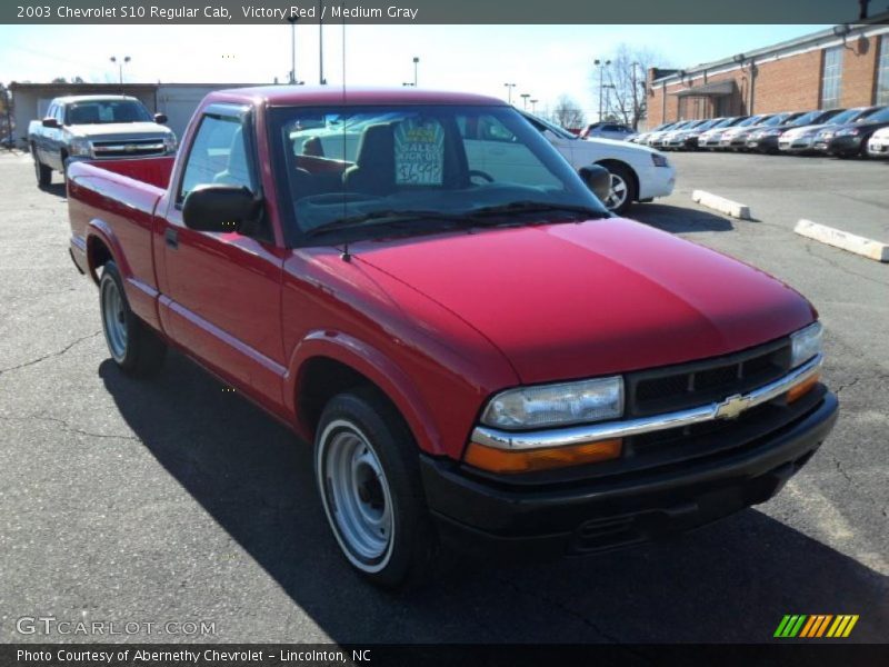 Victory Red / Medium Gray 2003 Chevrolet S10 Regular Cab