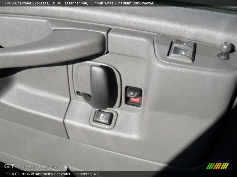 Summit White / Medium Dark Pewter 2006 Chevrolet Express LS 3500 Passenger van