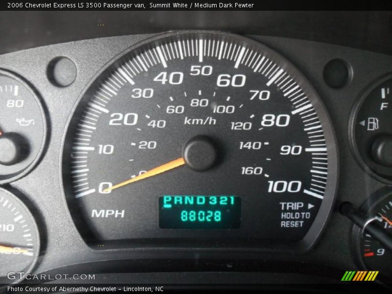 Summit White / Medium Dark Pewter 2006 Chevrolet Express LS 3500 Passenger van