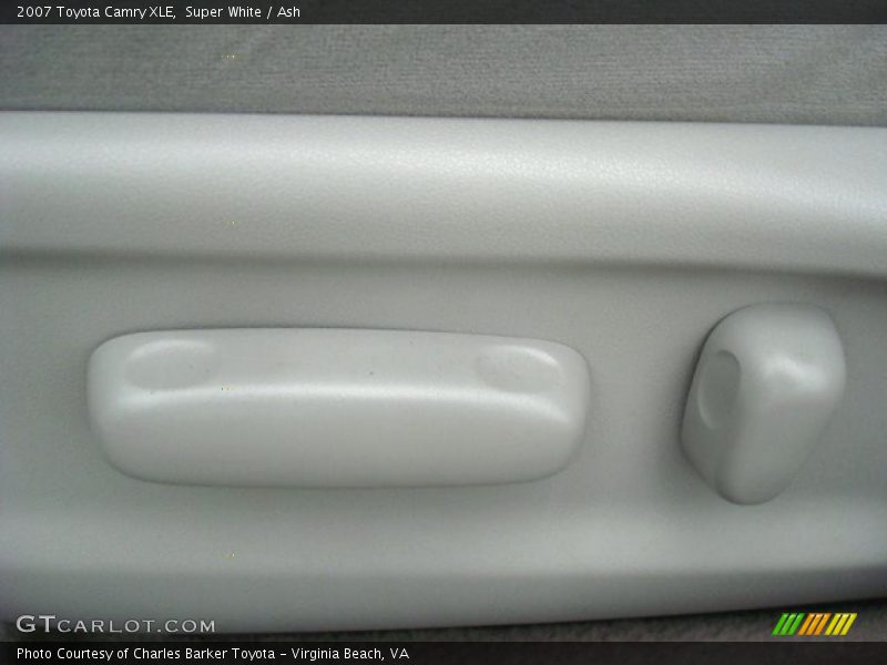 Super White / Ash 2007 Toyota Camry XLE