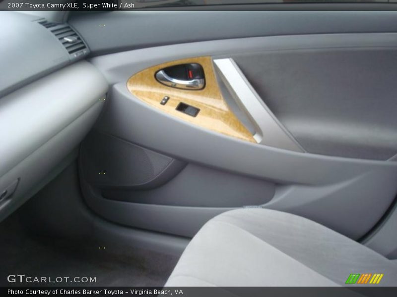 Super White / Ash 2007 Toyota Camry XLE