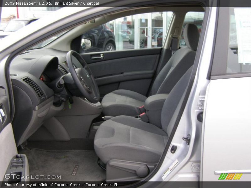 Brilliant Silver / Charcoal 2009 Nissan Sentra 2.0 S