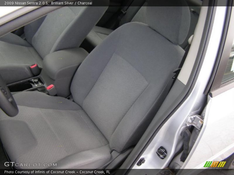Brilliant Silver / Charcoal 2009 Nissan Sentra 2.0 S